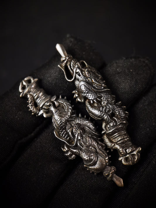 Japanese Type Black Kurikara Dragon Menuki for Katana and wakziashi Y009