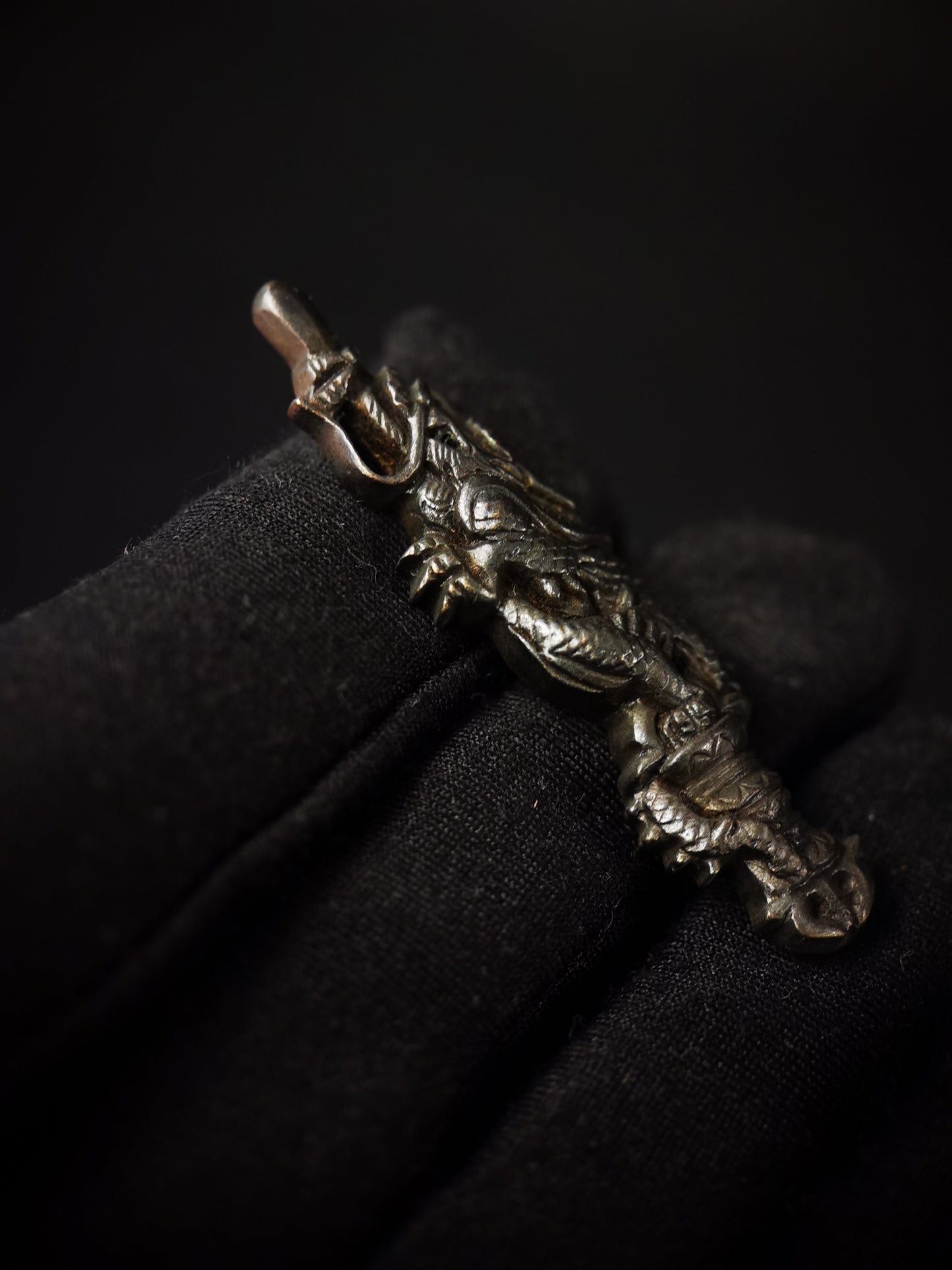 Japanese Type Black Kurikara Dragon Menuki for Katana and wakziashi Y009