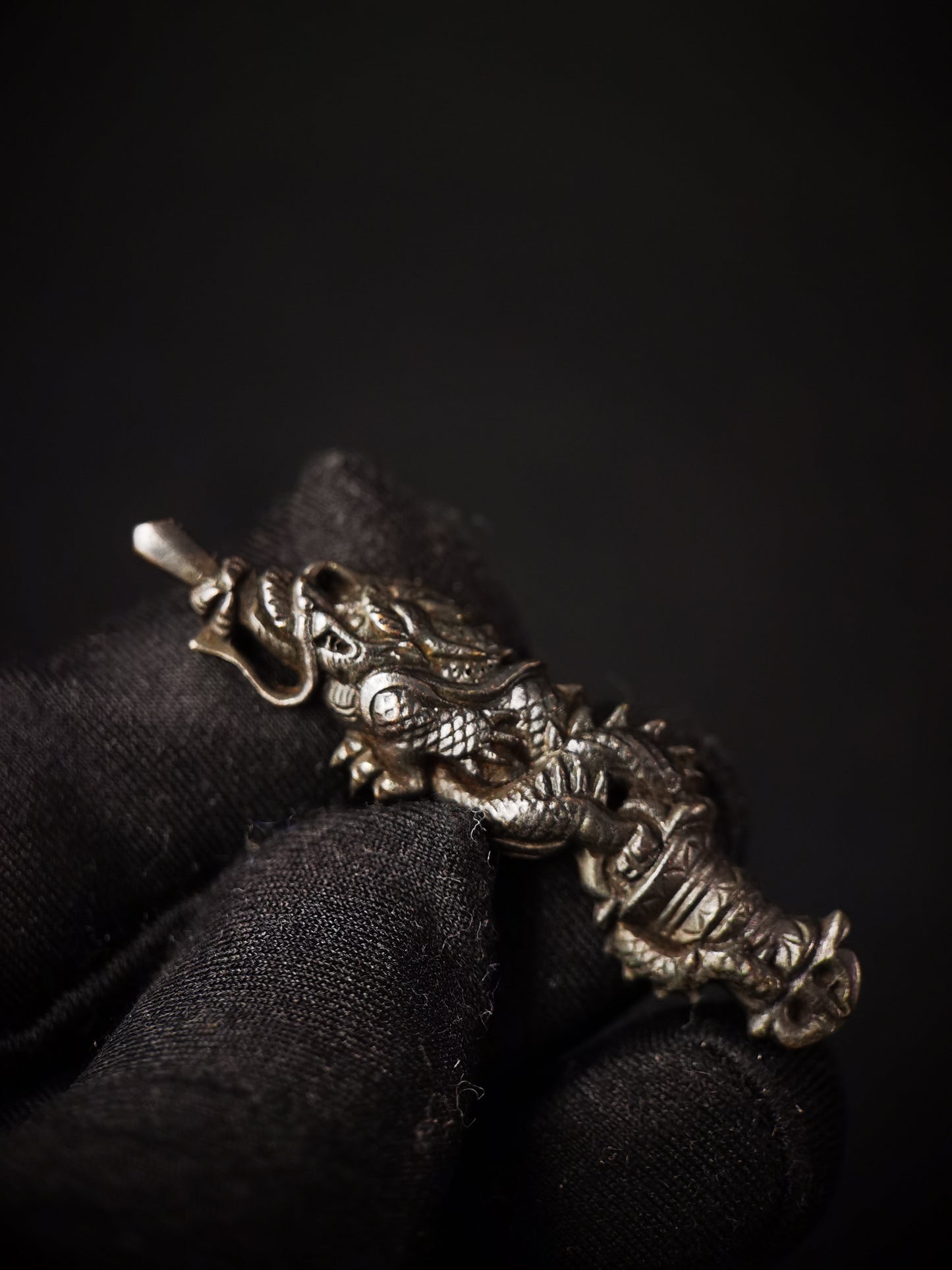 Japanese Type Black Kurikara Dragon Menuki for Katana and wakziashi Y009