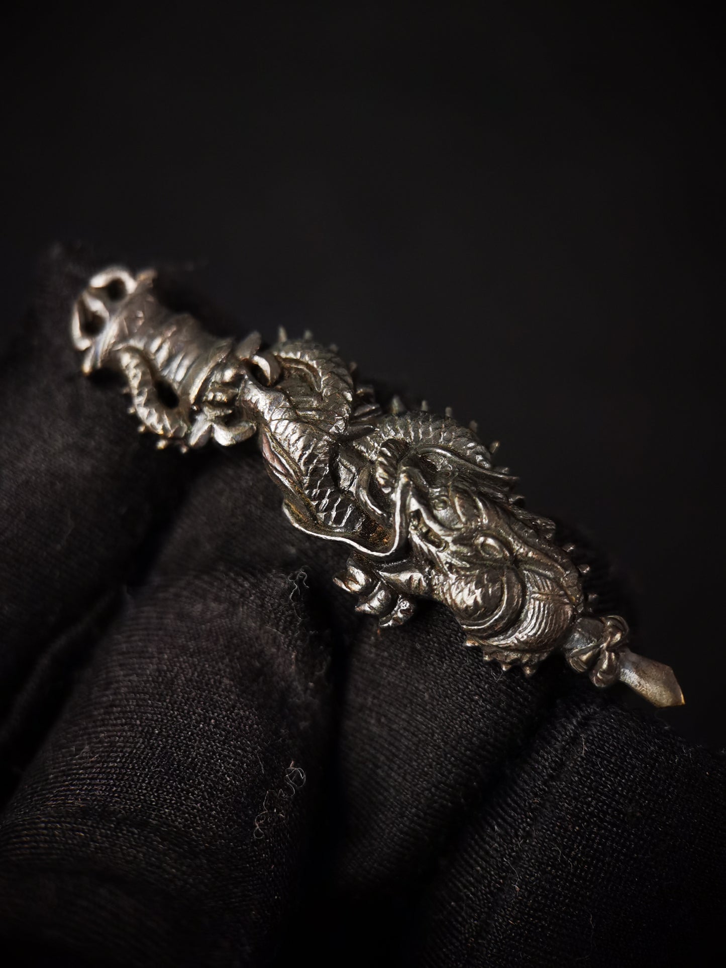 Japanese Type Black Kurikara Dragon Menuki for Katana and wakziashi Y009