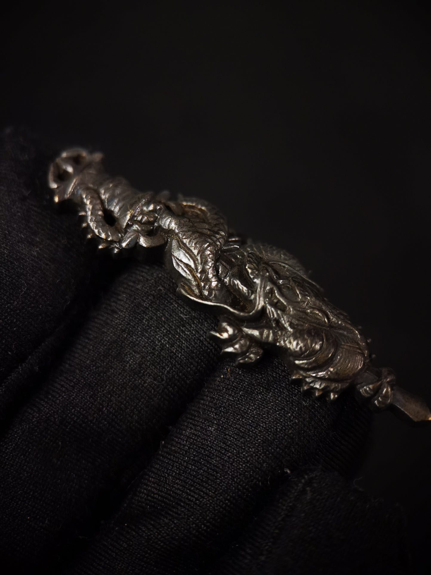 Japanese Type Black Kurikara Dragon Menuki for Katana and wakziashi Y009