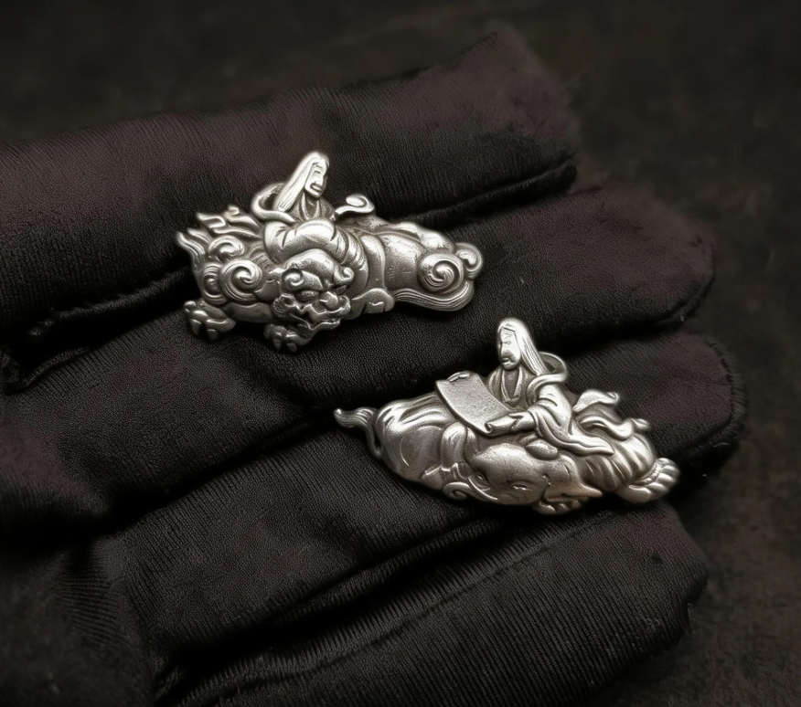 Japanese Type Menuki for Wakziashi Tanto Manjusri and Bodhisattva Y086