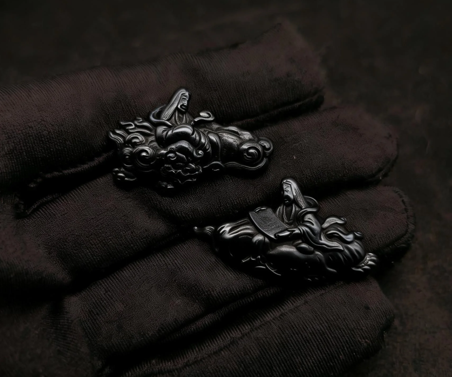 Japanese Type Menuki for Wakziashi Tanto Manjusri and Bodhisattva Y086