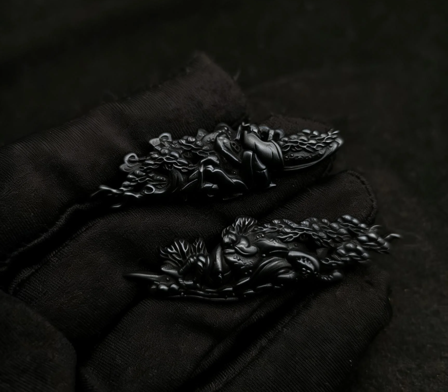 Japanese Type Daimyo and Pine Forest Menuki for Katana and Wakziashi Y087