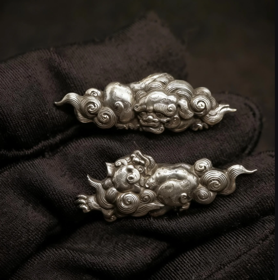 Japanese Type Golden Lion Pattern Menuki for Katana and Wakziashi Y088