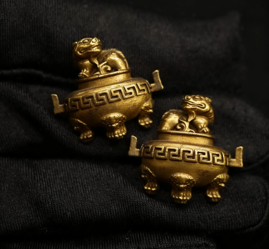 Japanese Type Lion Dog and pod Pattern Menuki for wakziashi and Tanto Y113