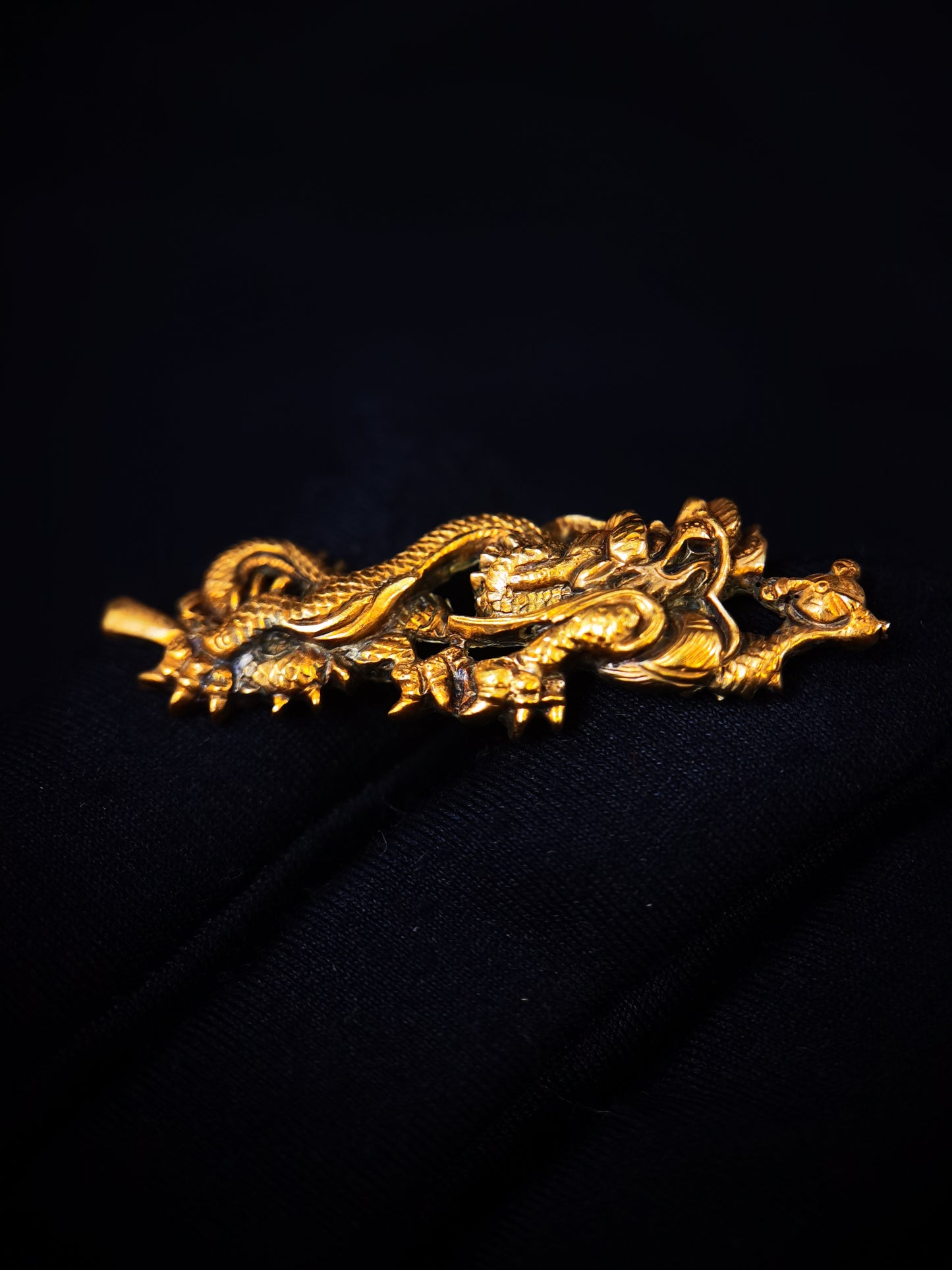 Japanese Type Menuki for wakziashi Big golden dragon Y004