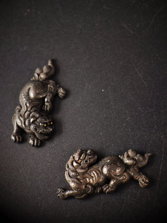 Japanese Lion Dog Menuki for Katana Wakziashi and Tanto Edo Period Antique C108