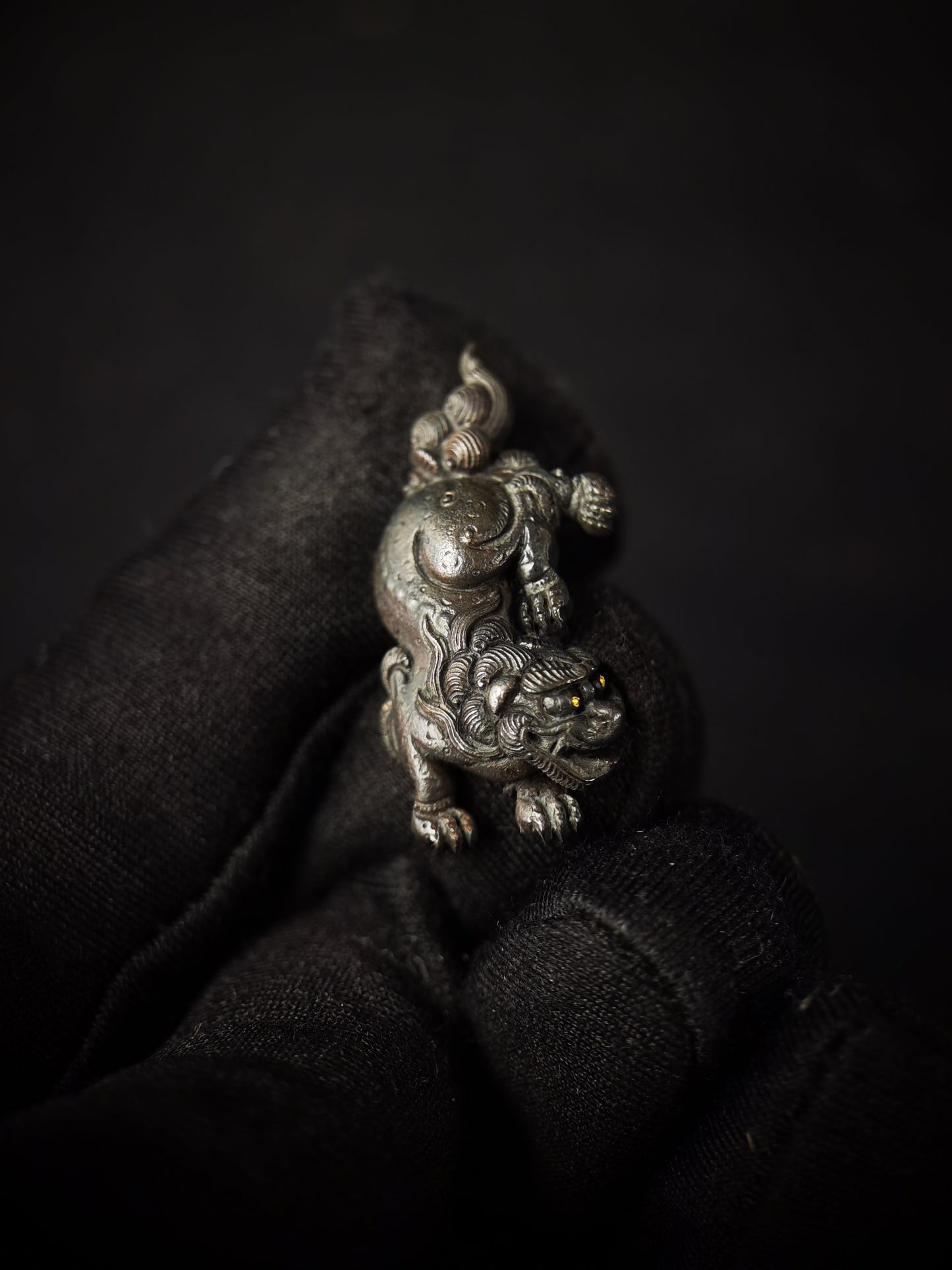 Japanese Lion Dog Menuki for Katana Wakziashi and Tanto Edo Period Antique C108