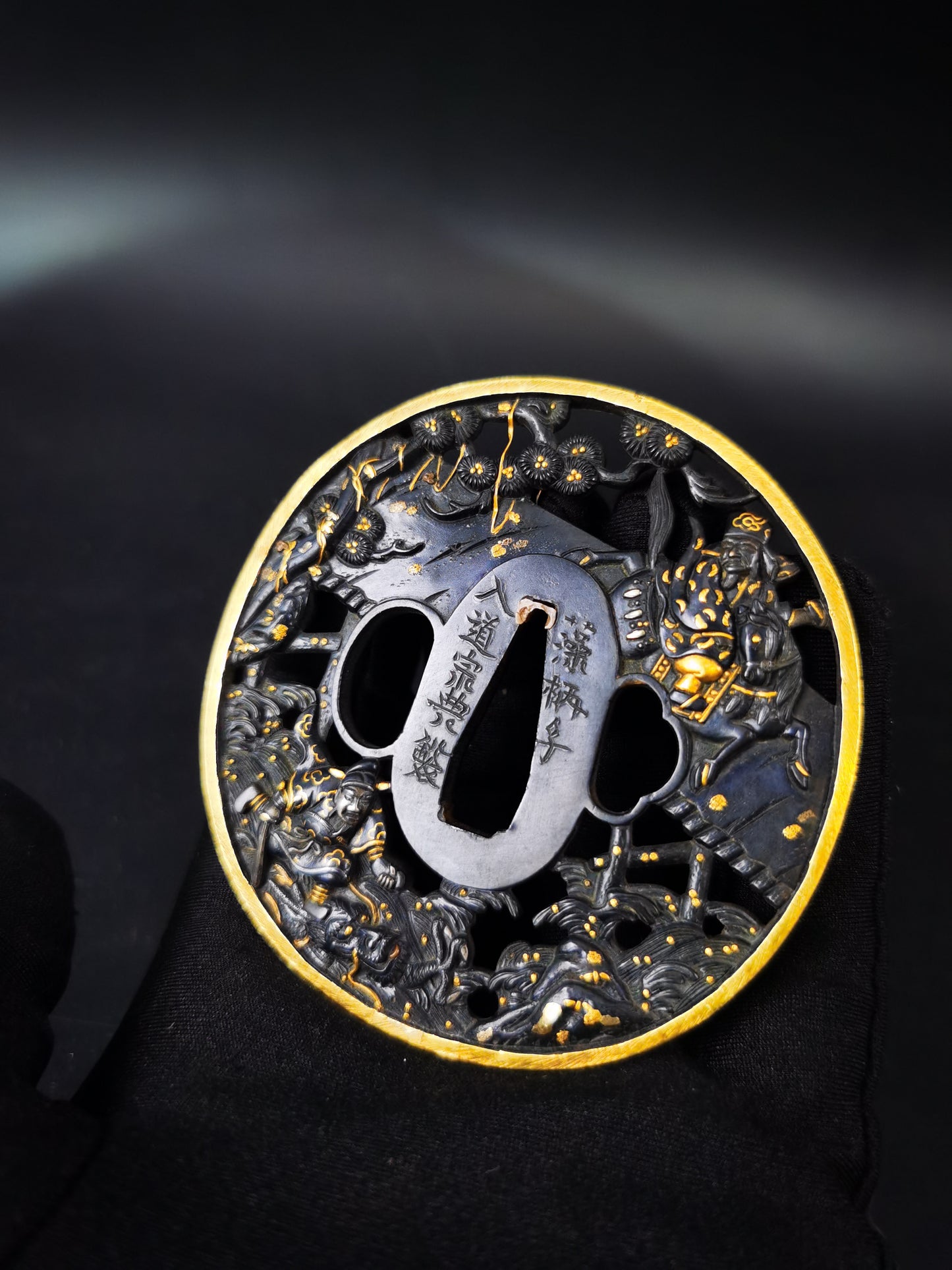 Japanese Geqiao Picking Shoes Pattern Tsuba for Katana and Wakziashi Edo Period Antique A305