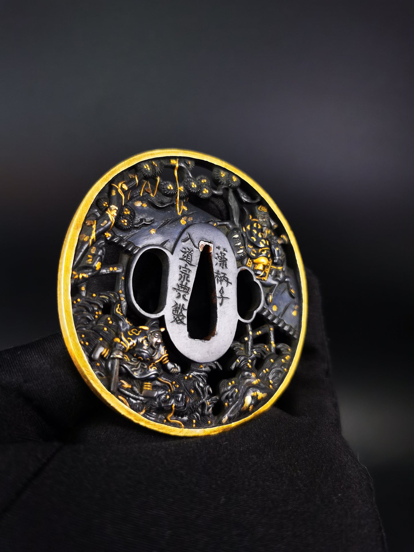 Japanese Geqiao Picking Shoes Pattern Tsuba for Katana and Wakziashi Edo Period Antique A305