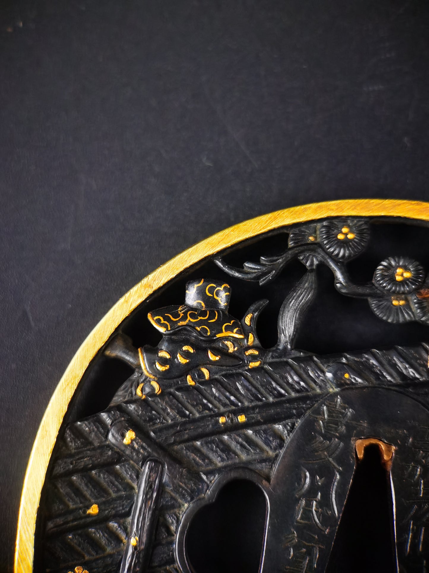 Japanese Geqiao Picking Shoes Pattern Tsuba for Katana and Wakziashi Edo Period Antique A305