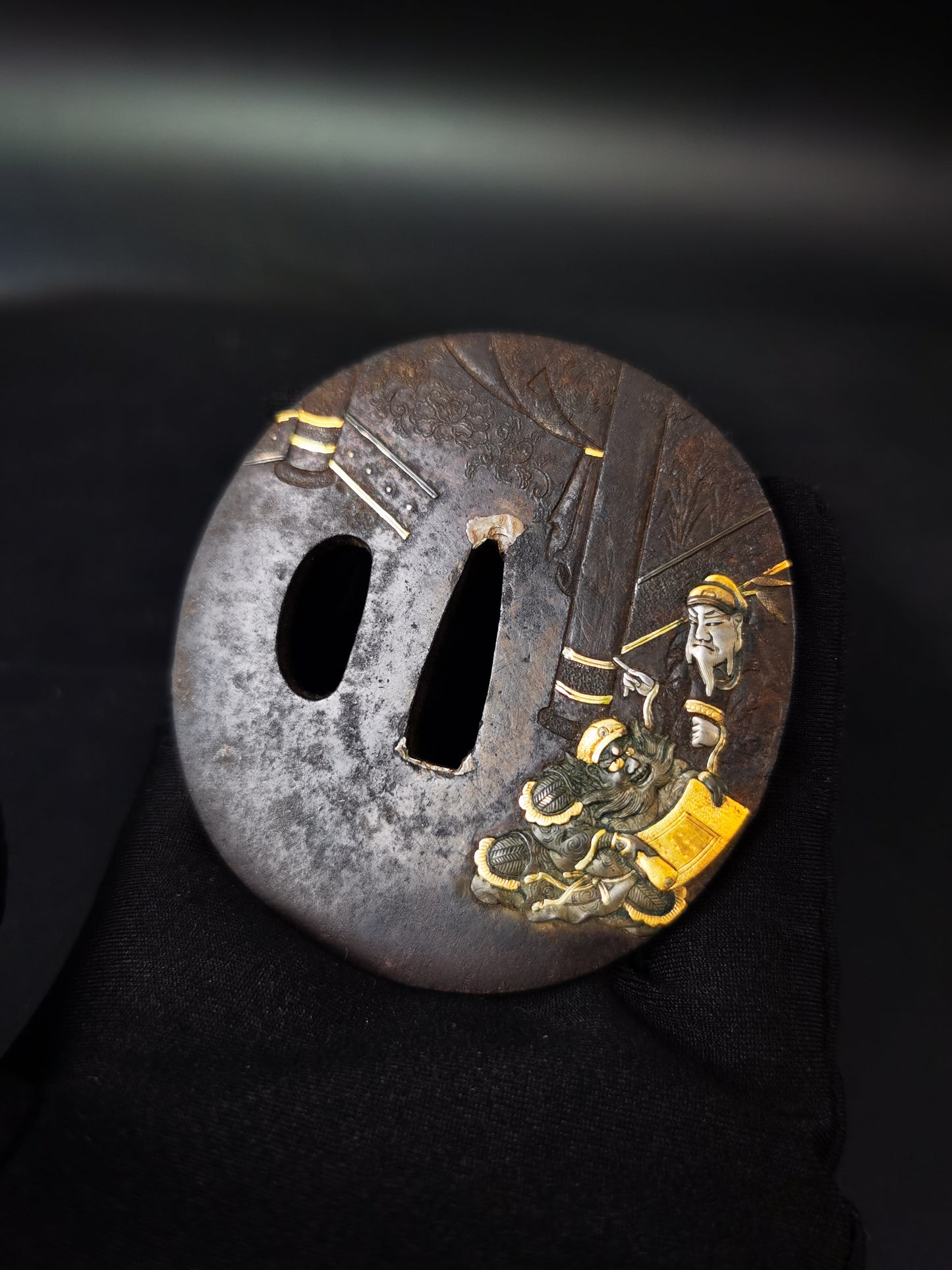 Japanese Zhang Liang and Fan Kuai Pattern Tsuba for Wakziashi Edo Period Antique A306