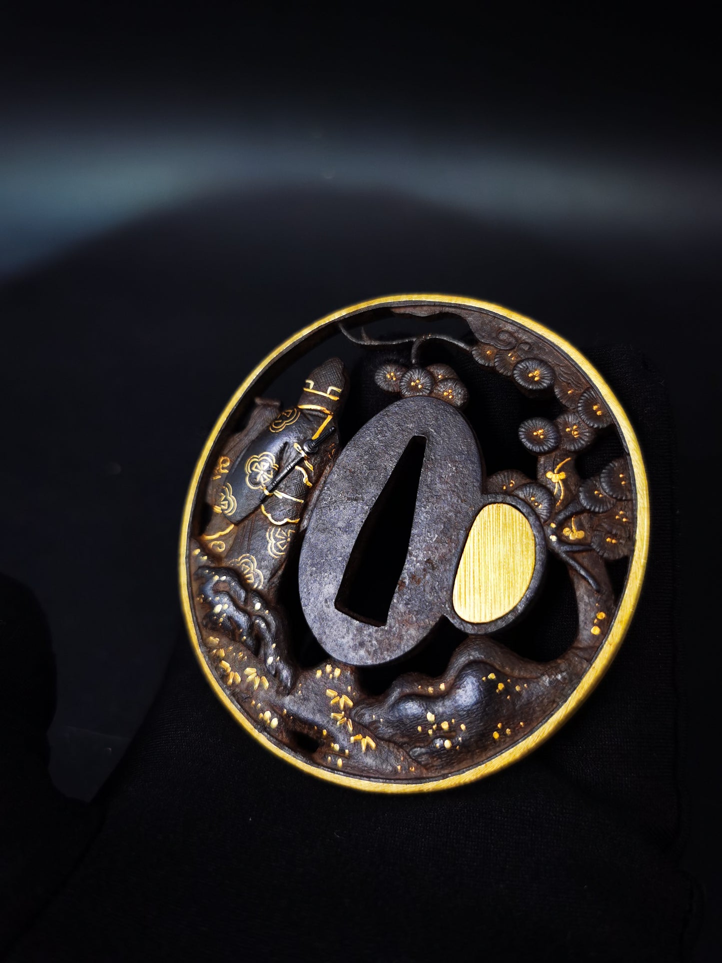 Japanese the Three Sworn Brothers Pattern Tsuba for Katana and Wakziashi Edo Period Antique A308
