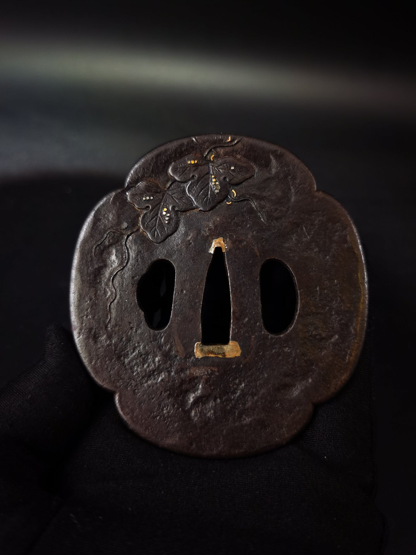 Japanese Gourds and Vines Pattern Tsuba for Katana and Wakziashi Edo Period Antique A311