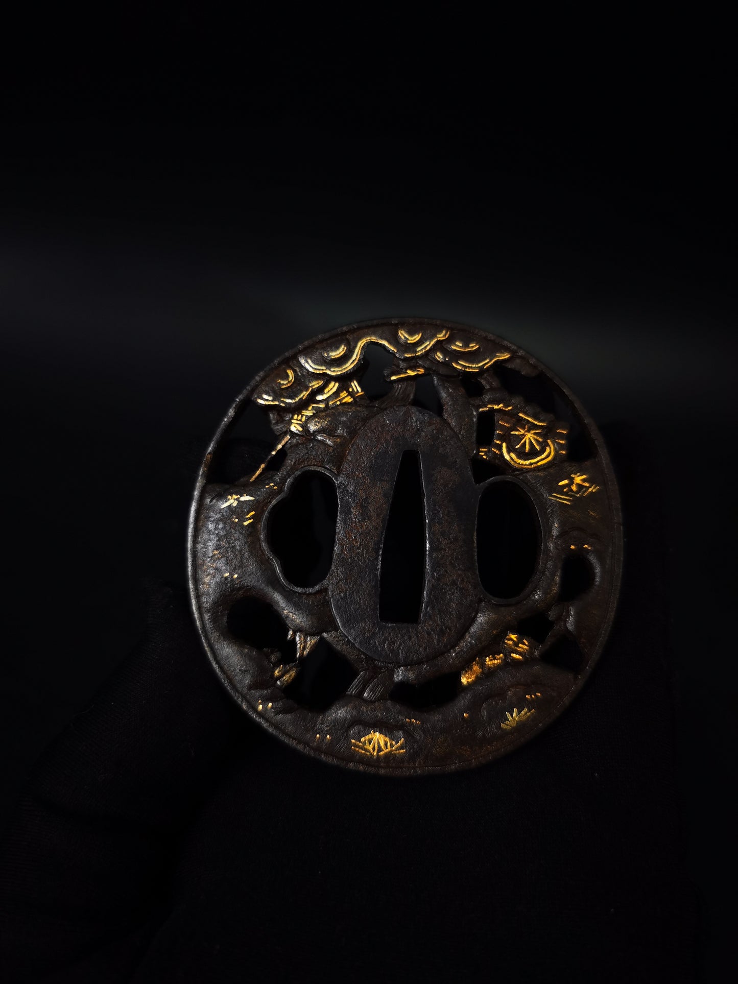 Japanese Samurai battles Pattern Tsuba for Wakziashi Edo Period Antique A312