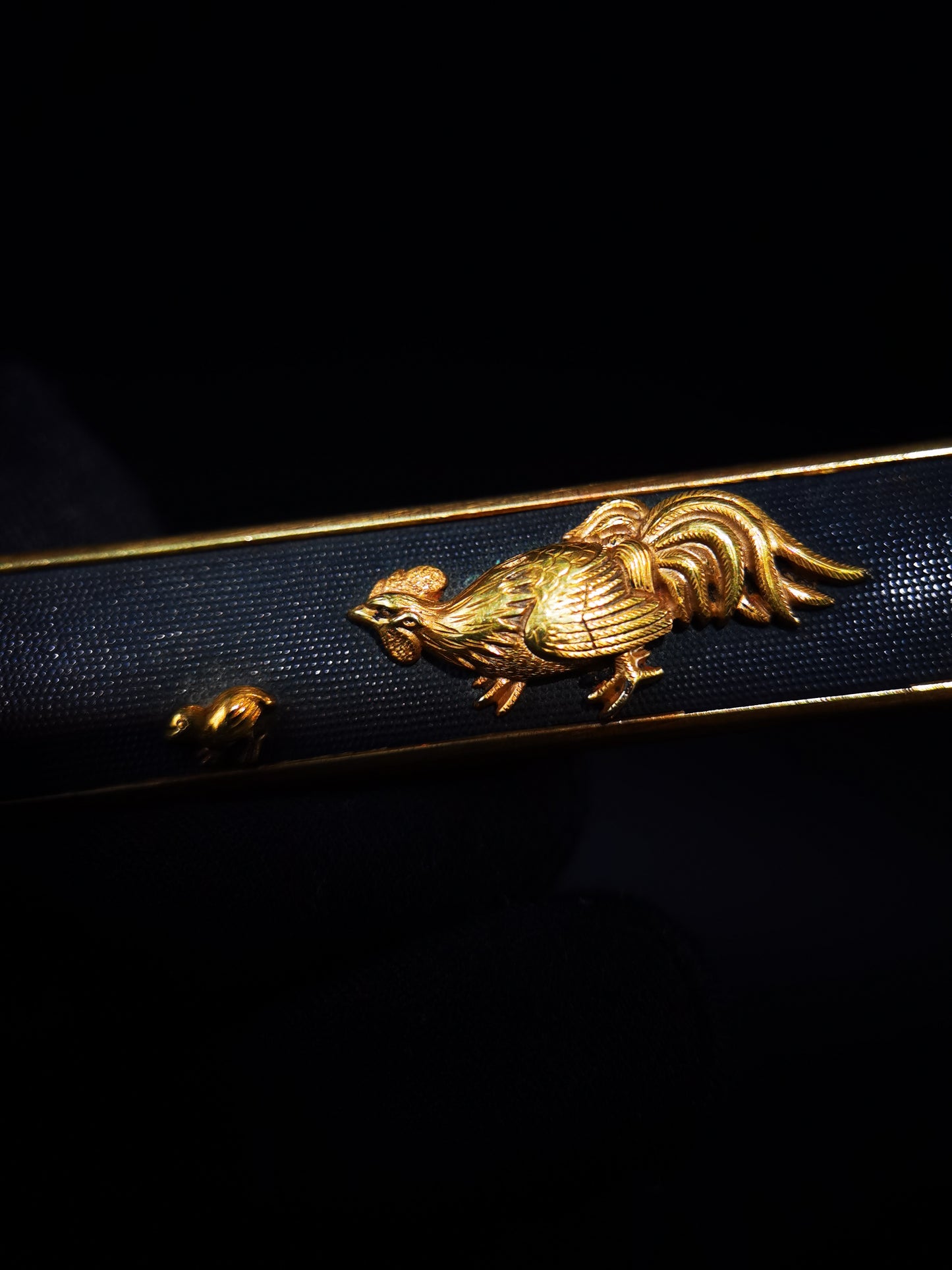 Japanese Parent and Chickens Pattern Kogai for wakziashi and tanto Edo period antique D137
