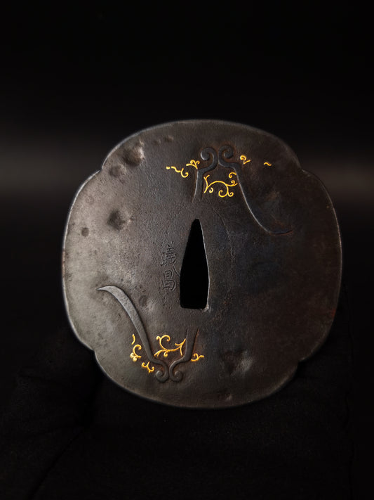 Japanese Kotoji-mon and Karakusa pattern Tsuba for Katana wakziashi and tanto Edo period antique A315