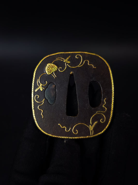 Japanese Aoi Leaf pattern Tsuba for wakziashi and tanto Edo period antique A318
