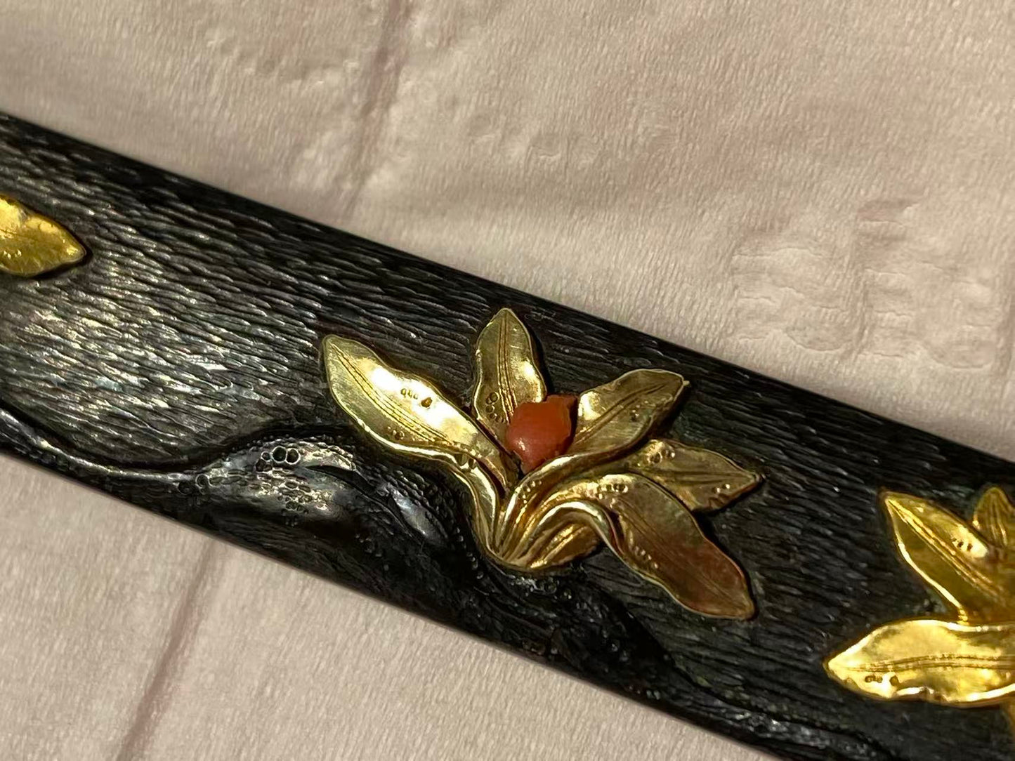 Japanese Omoto Evergreen Design Kogai for wakziashi and tanto Edo period antique D140