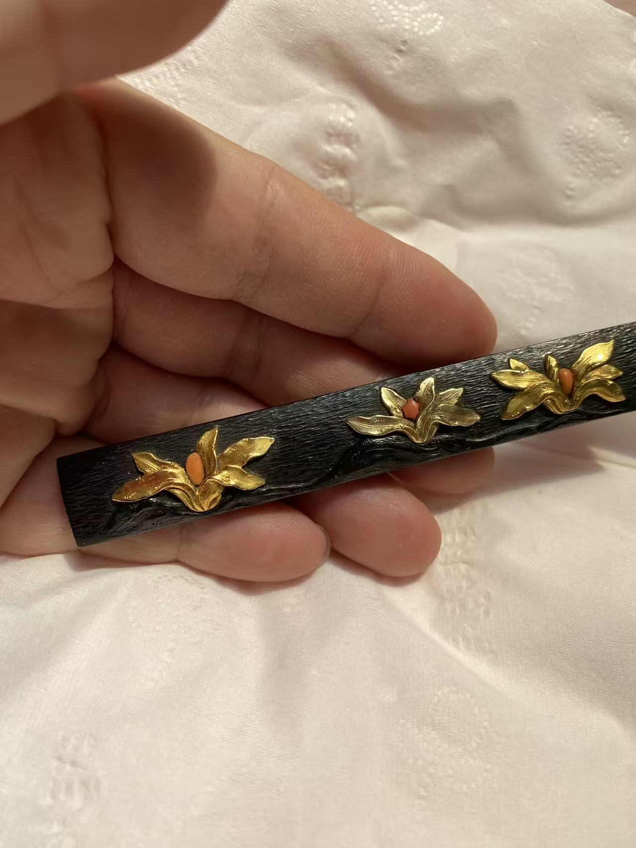 Japanese Omoto Evergreen Design Kogai for wakziashi and tanto Edo period antique D140