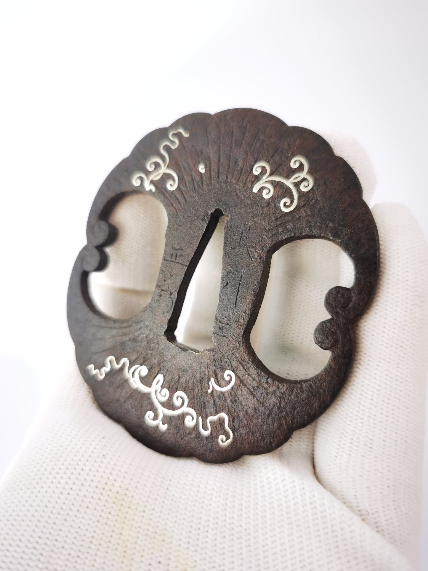 Japanese Ginkgo Leaves and Karakusa Scroll Tsuba for Katana Wakziashi Edo Period Antique A324