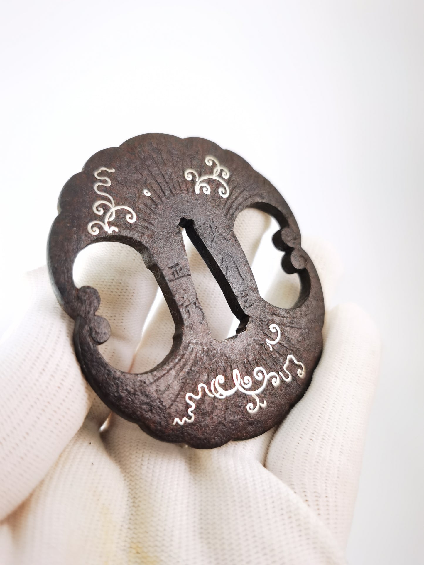 Japanese Ginkgo Leaves and Karakusa Scroll Tsuba for Katana Wakziashi Edo Period Antique A324