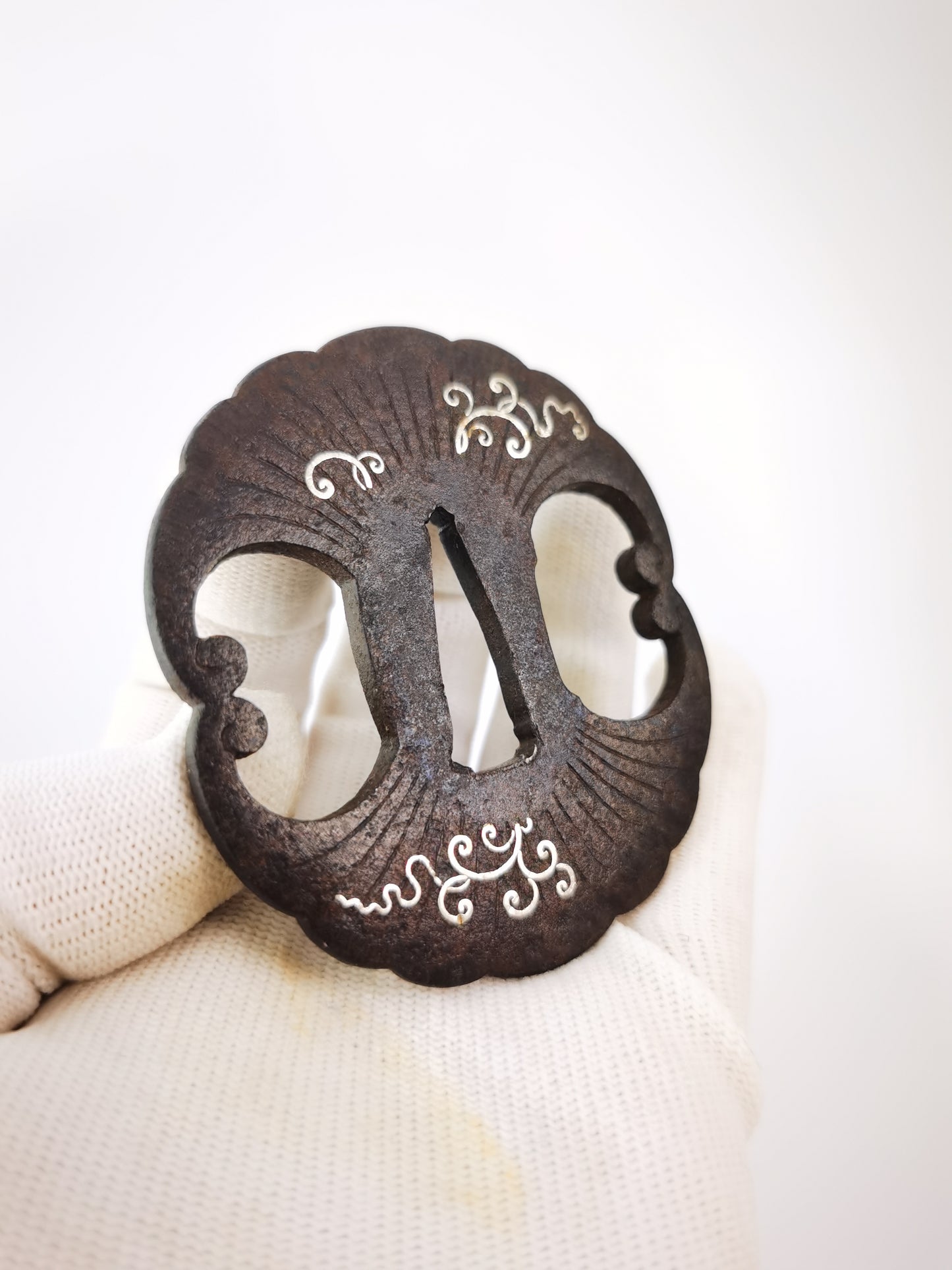 Japanese Ginkgo Leaves and Karakusa Scroll Tsuba for Katana Wakziashi Edo Period Antique A324