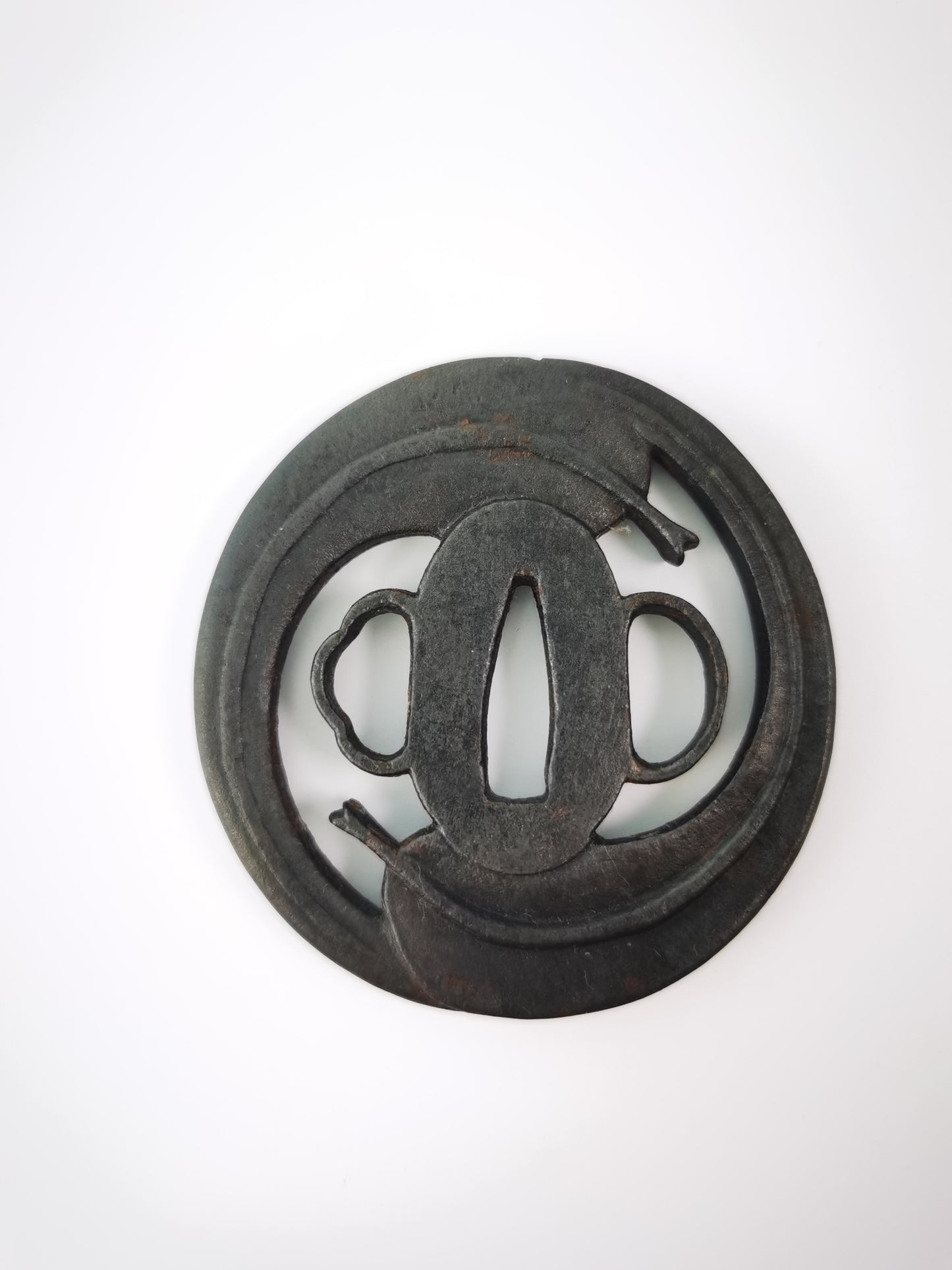 Japanese Double Tomoe Leaf Patterm Tsuba for Wakziashi Tanto Meiji Period Antique A329