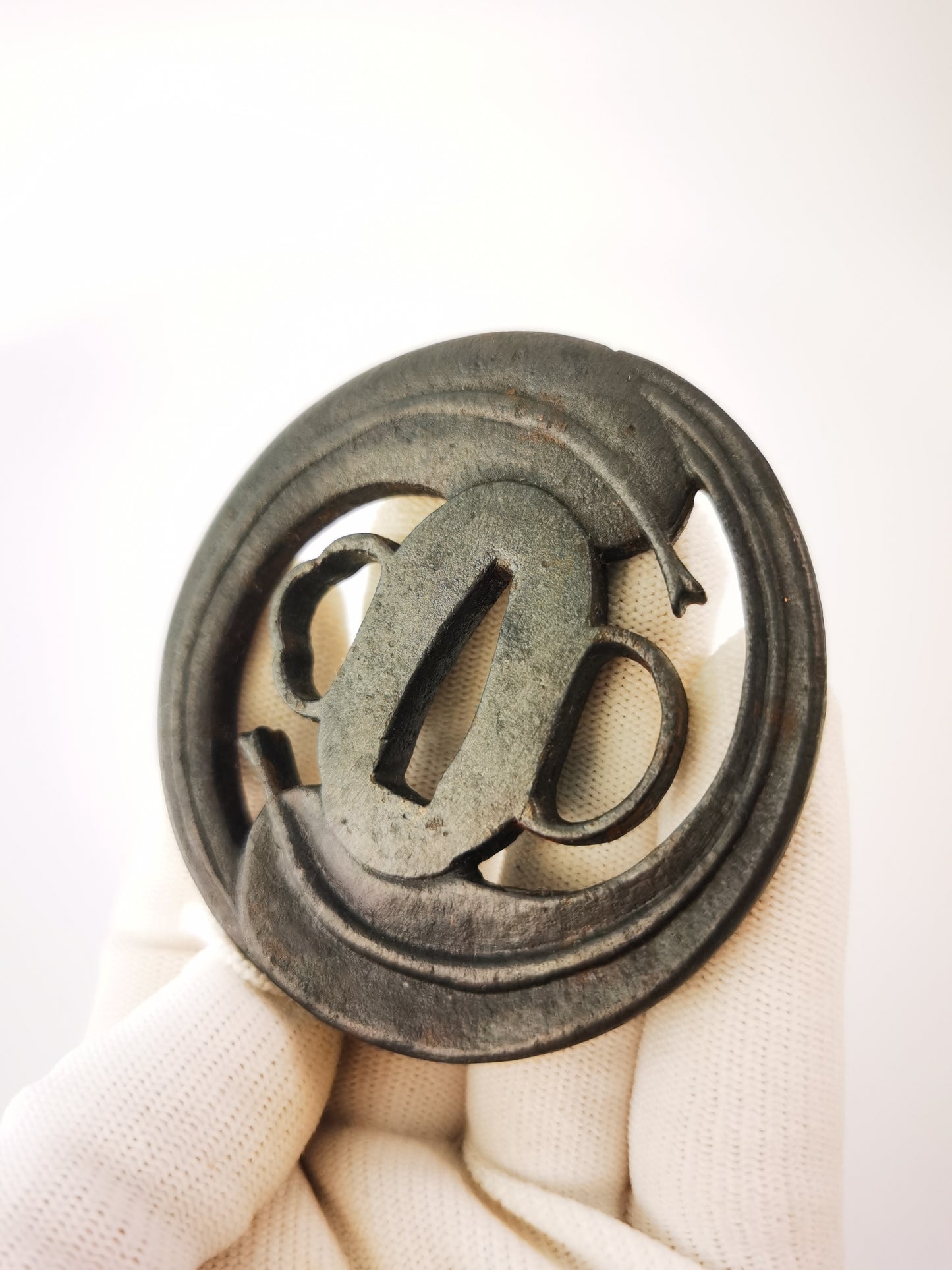 Japanese Double Tomoe Leaf Patterm Tsuba for Wakziashi Tanto Meiji Period Antique A329
