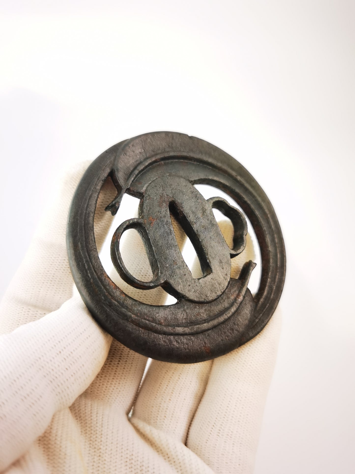 Japanese Double Tomoe Leaf Patterm Tsuba for Wakziashi Tanto Meiji Period Antique A329