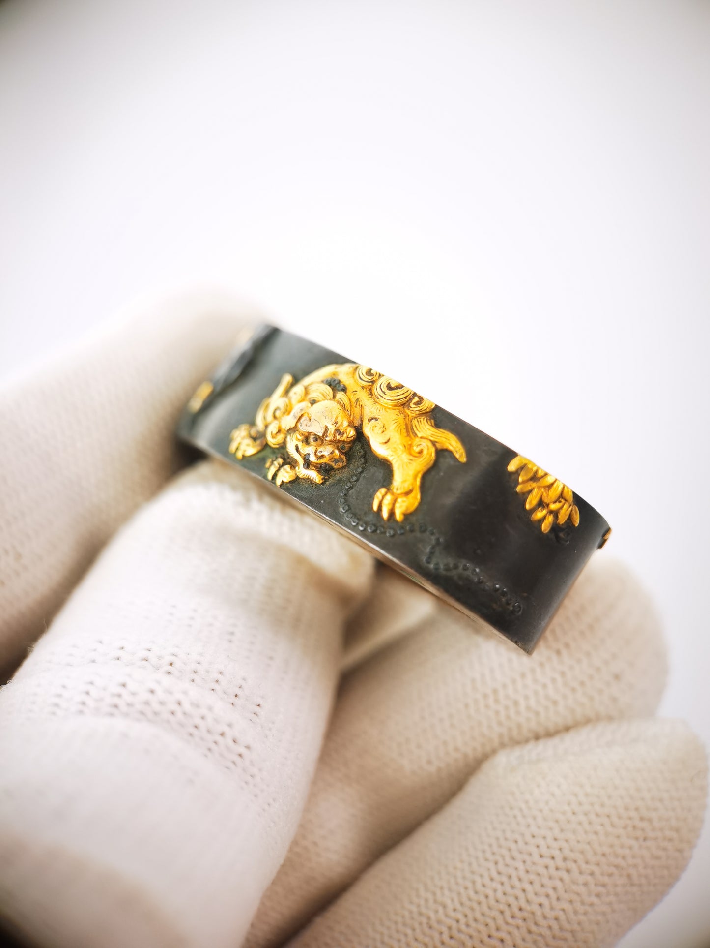 Japanese Chain-linked Lion Dog Pattern Single Fuchi for Katana Wakziashi Edo Period Antique F201