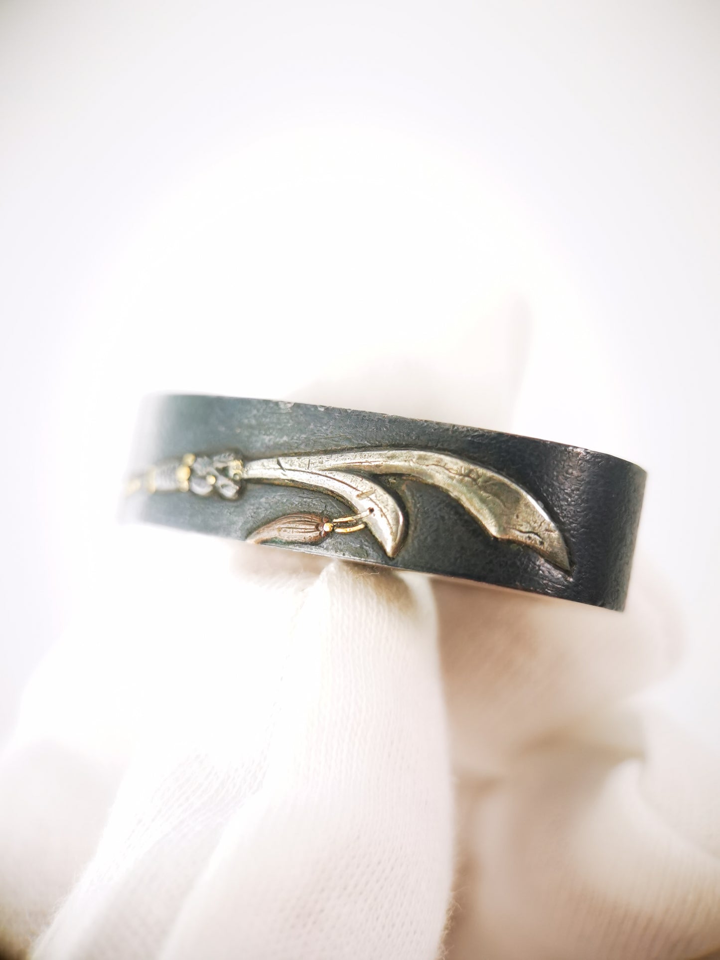 Japanese Green Dragon Crescent Blade Pattern Single Fuchi for Katana Wakziashi Edo Period Antique F202