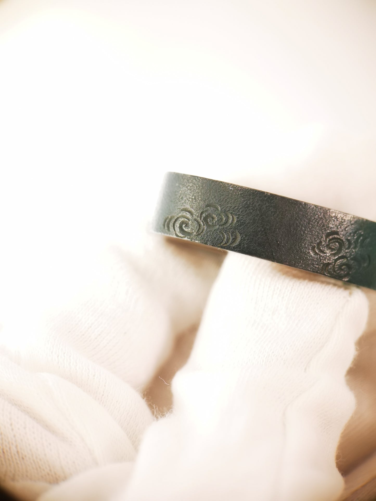 Japanese Green Dragon Crescent Blade Pattern Single Fuchi for Katana Wakziashi Edo Period Antique F202