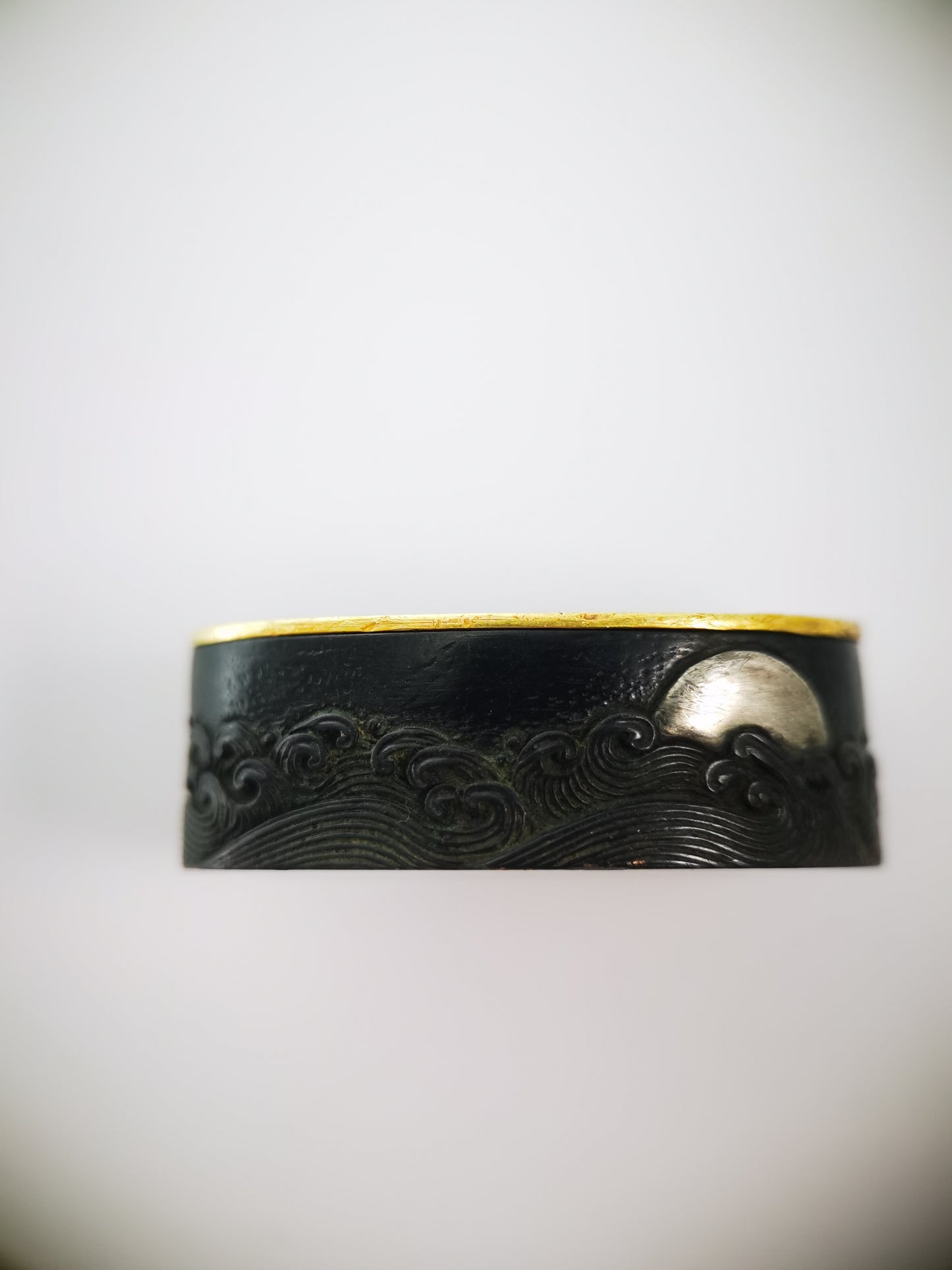 Japanese Moon Rising Over the Sea Pattern Dual-rim Single Fuchi for Katana Wakziashi Edo Period Antique F203
