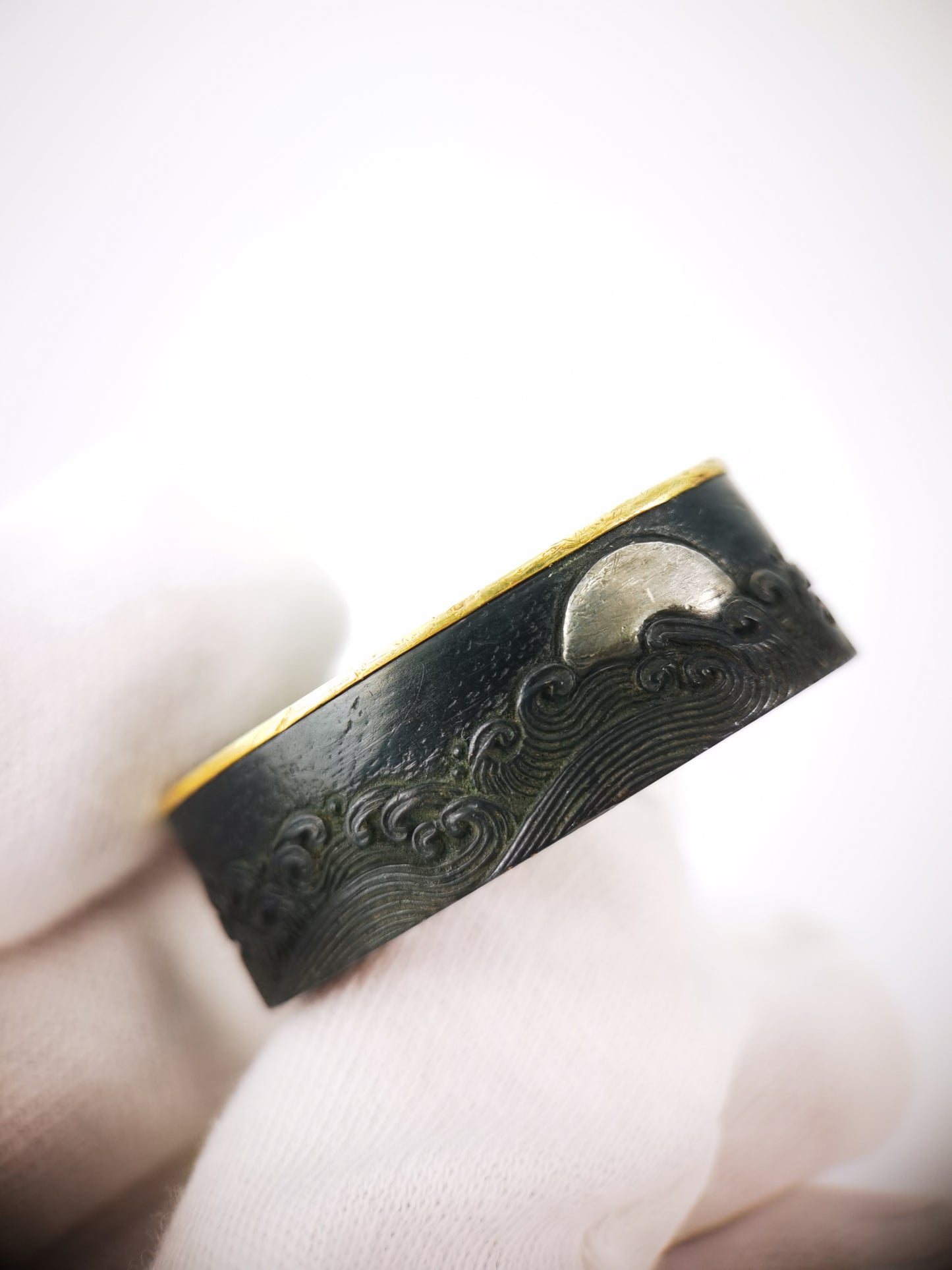 Japanese Moon Rising Over the Sea Pattern Dual-rim Single Fuchi for Katana Wakziashi Edo Period Antique F203