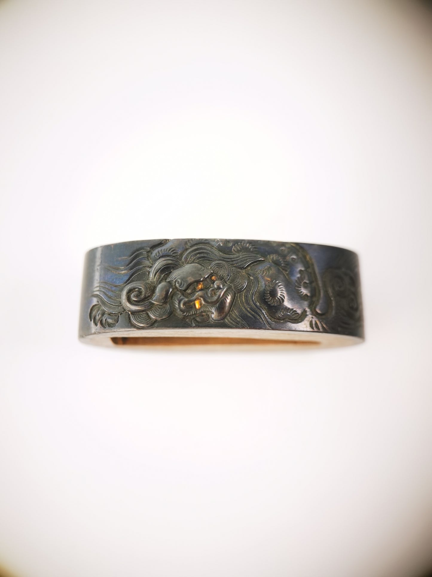 Japanese Lion Dog Pattern Single Fuchi for Katana Wakziashi Edo Period Antique F205