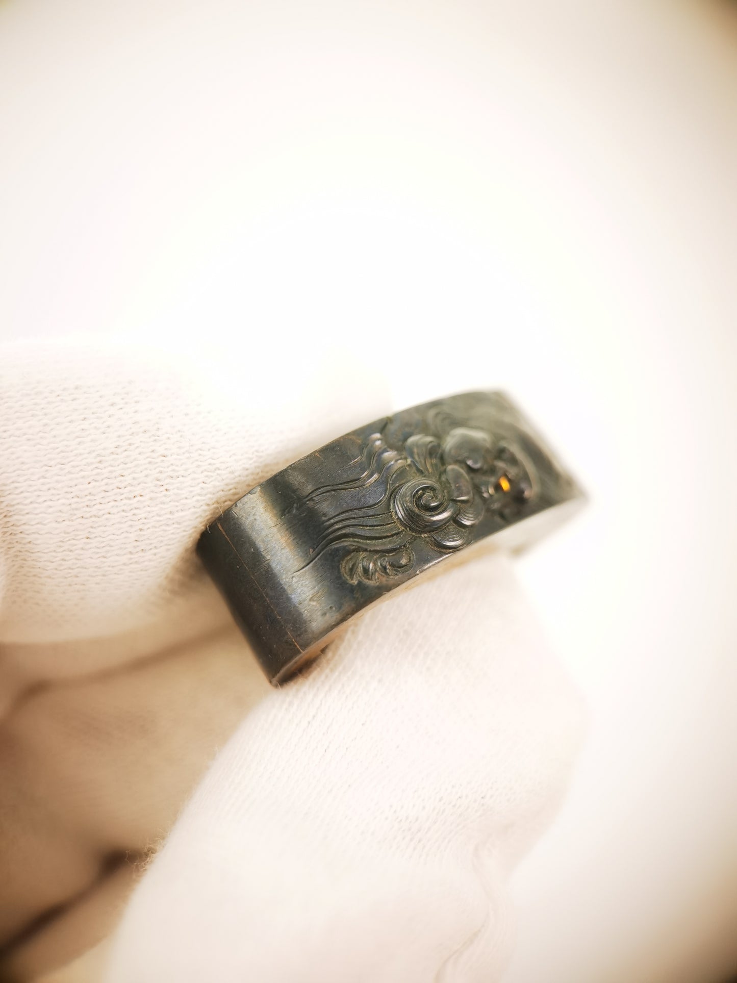 Japanese Lion Dog Pattern Single Fuchi for Katana Wakziashi Edo Period Antique F205