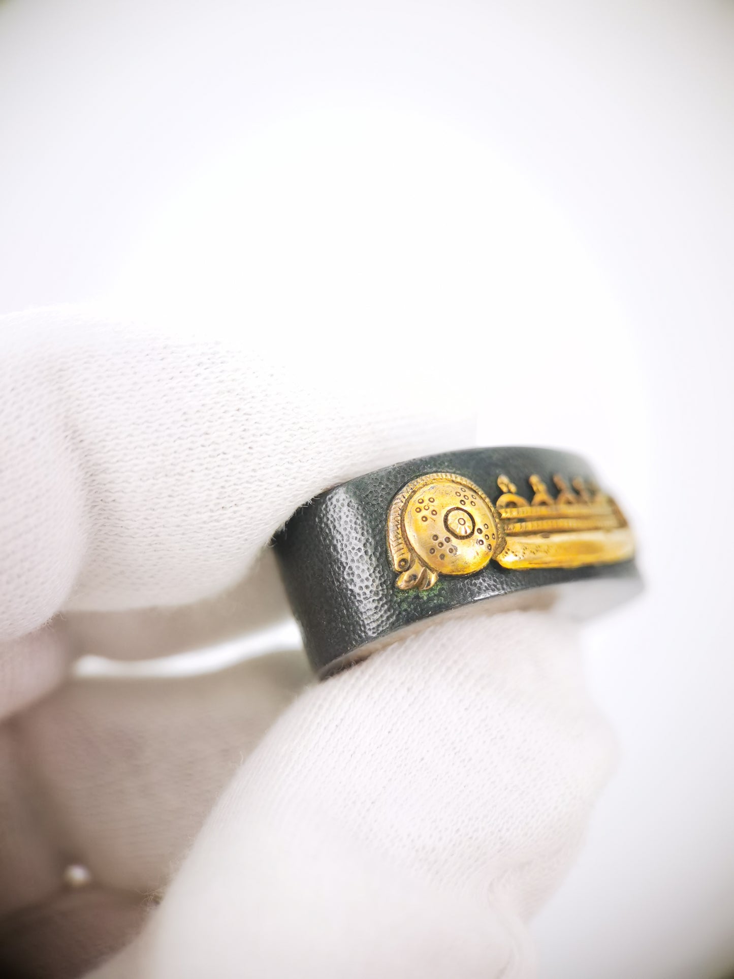 Japanese Imperial Royal Barge Pattern Single Fuchi for Katana Wakziashi Edo Period Antique F206