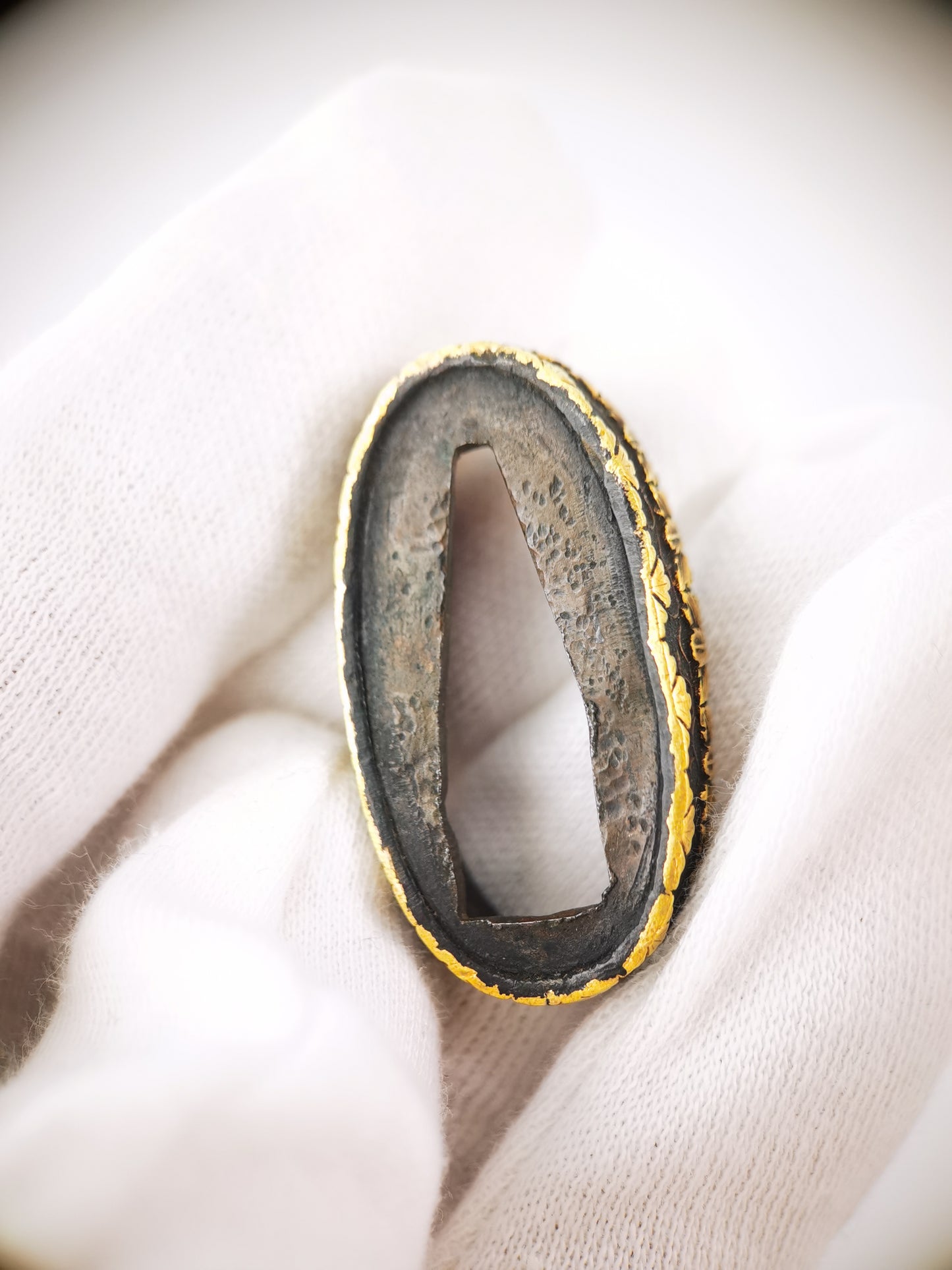 Japanese Full Gosankiri & Karakusa Pattern Single Fuchi for Katana Wakziashi Edo Period Antique F207