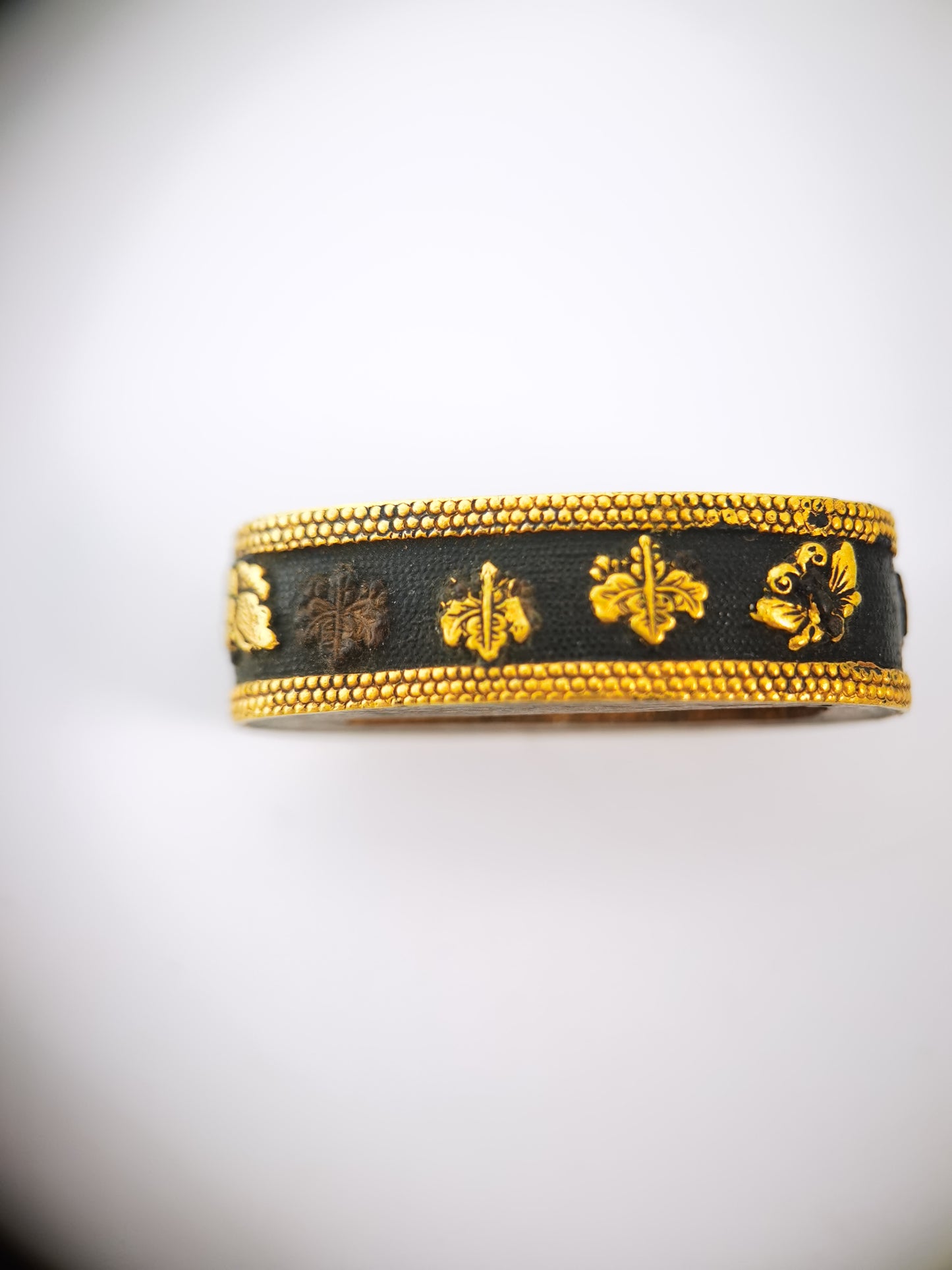 Japanese Gosankiri, Butterfly & Bird Pattern Single Fuchi for Katana Wakziashi Edo Period Antique F208
