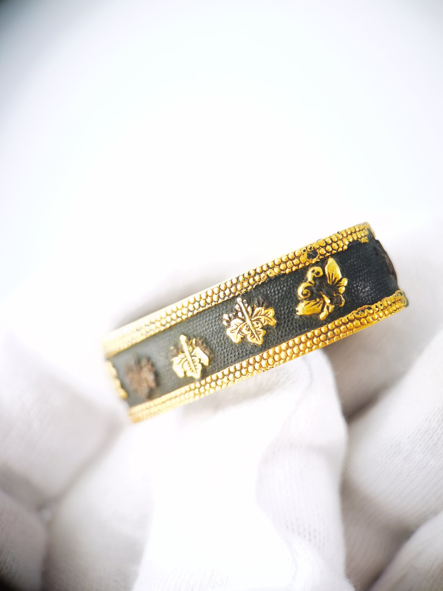Japanese Gosankiri, Butterfly & Bird Pattern Single Fuchi for Katana Wakziashi Edo Period Antique F208