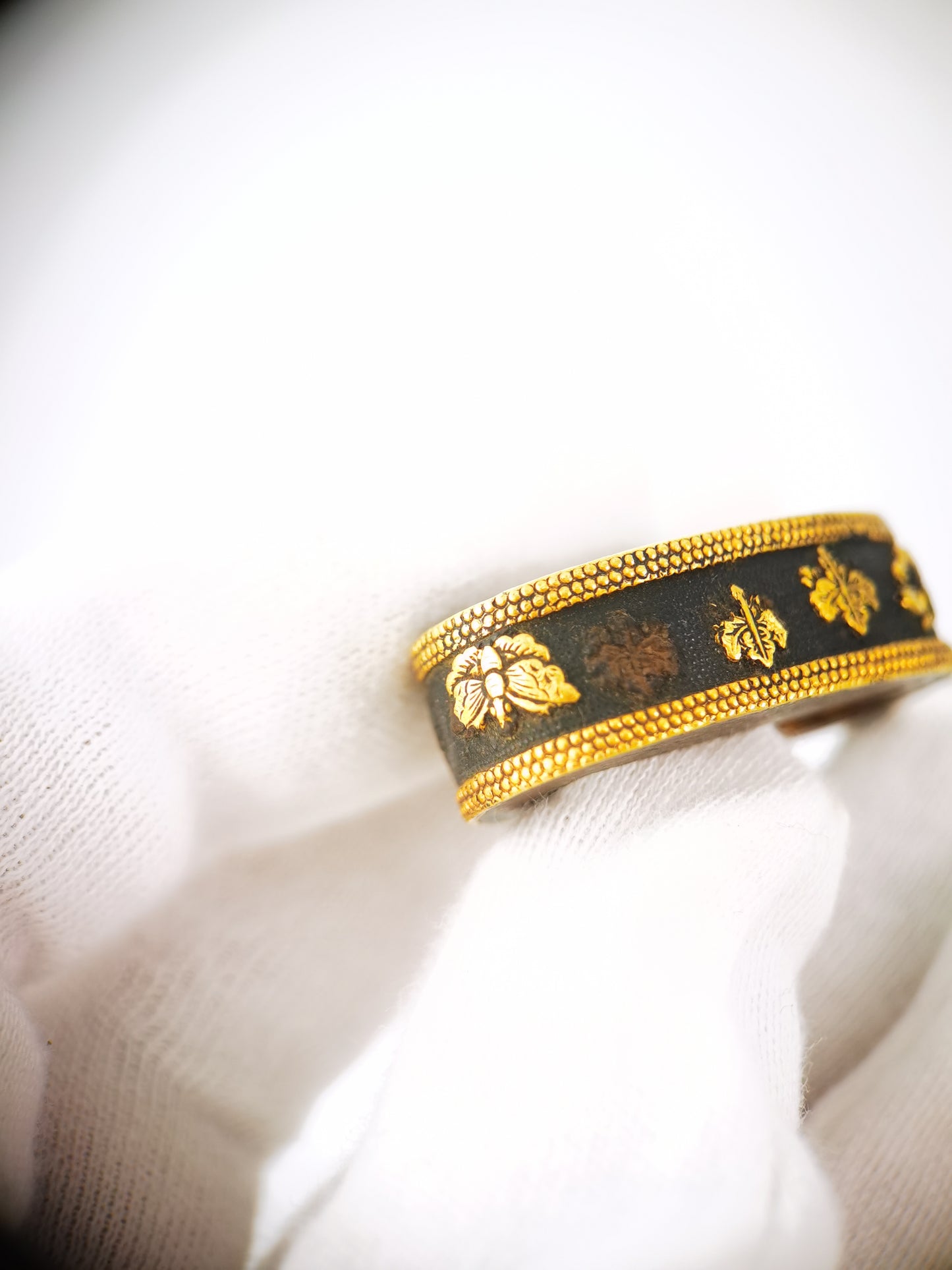 Japanese Gosankiri, Butterfly & Bird Pattern Single Fuchi for Katana Wakziashi Edo Period Antique F208