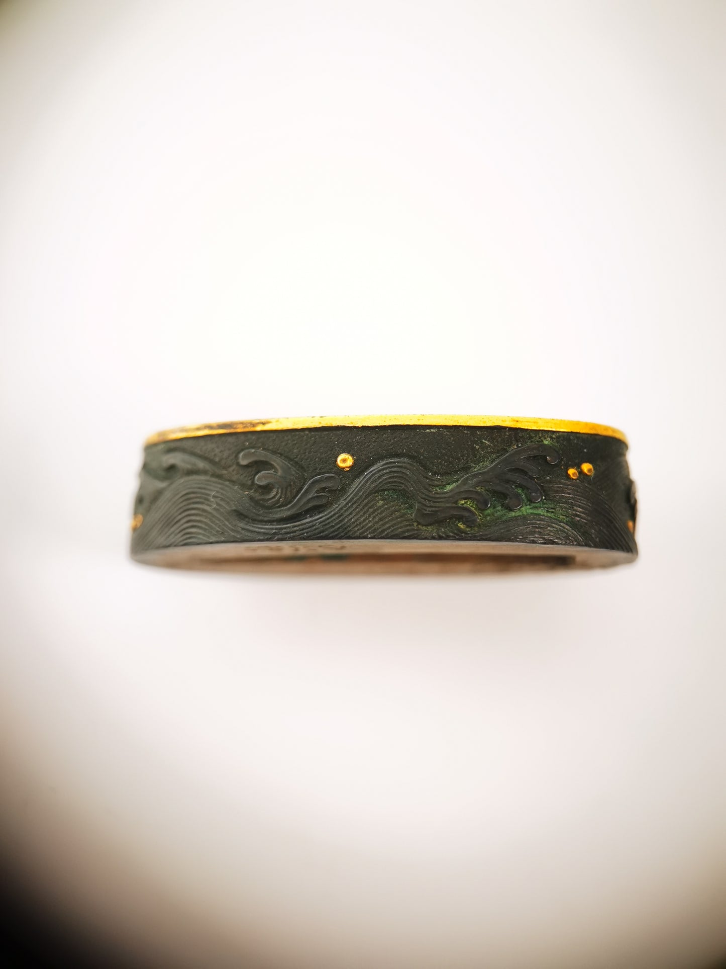 Japanese Wave Pattern Single Fuchi for Katana Wakziashi Edo Period Antique F210