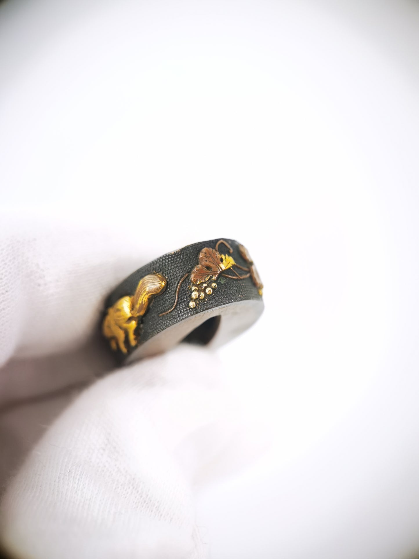 Japanese Rat and Grape Pattern Single Fuchi for Katana Wakziashi Edo Period Antique F211