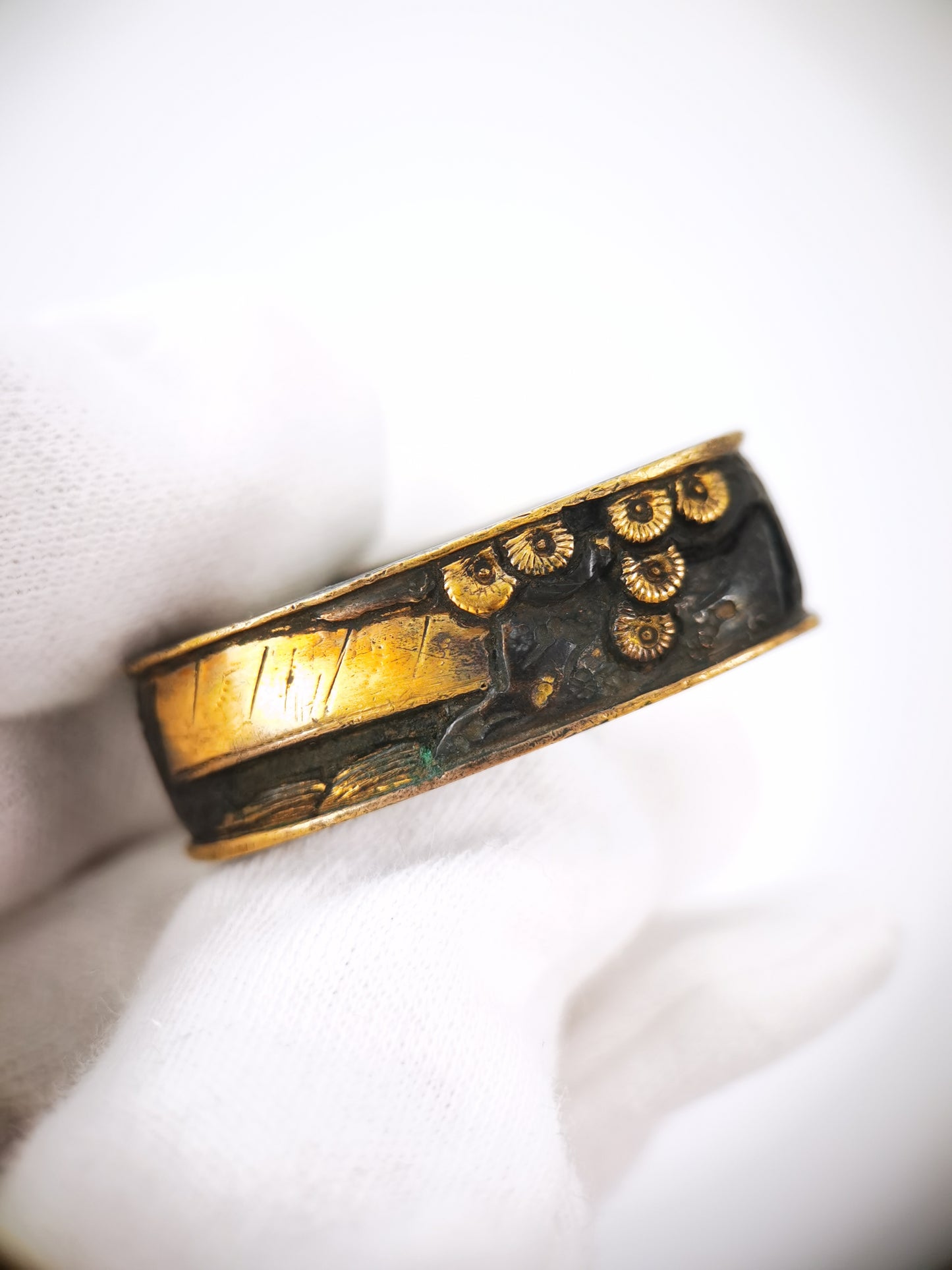 Japanese Pine House and Golden Bridge Pattern Single Fuchi for Katana Wakziashi Edo Period Antique F212