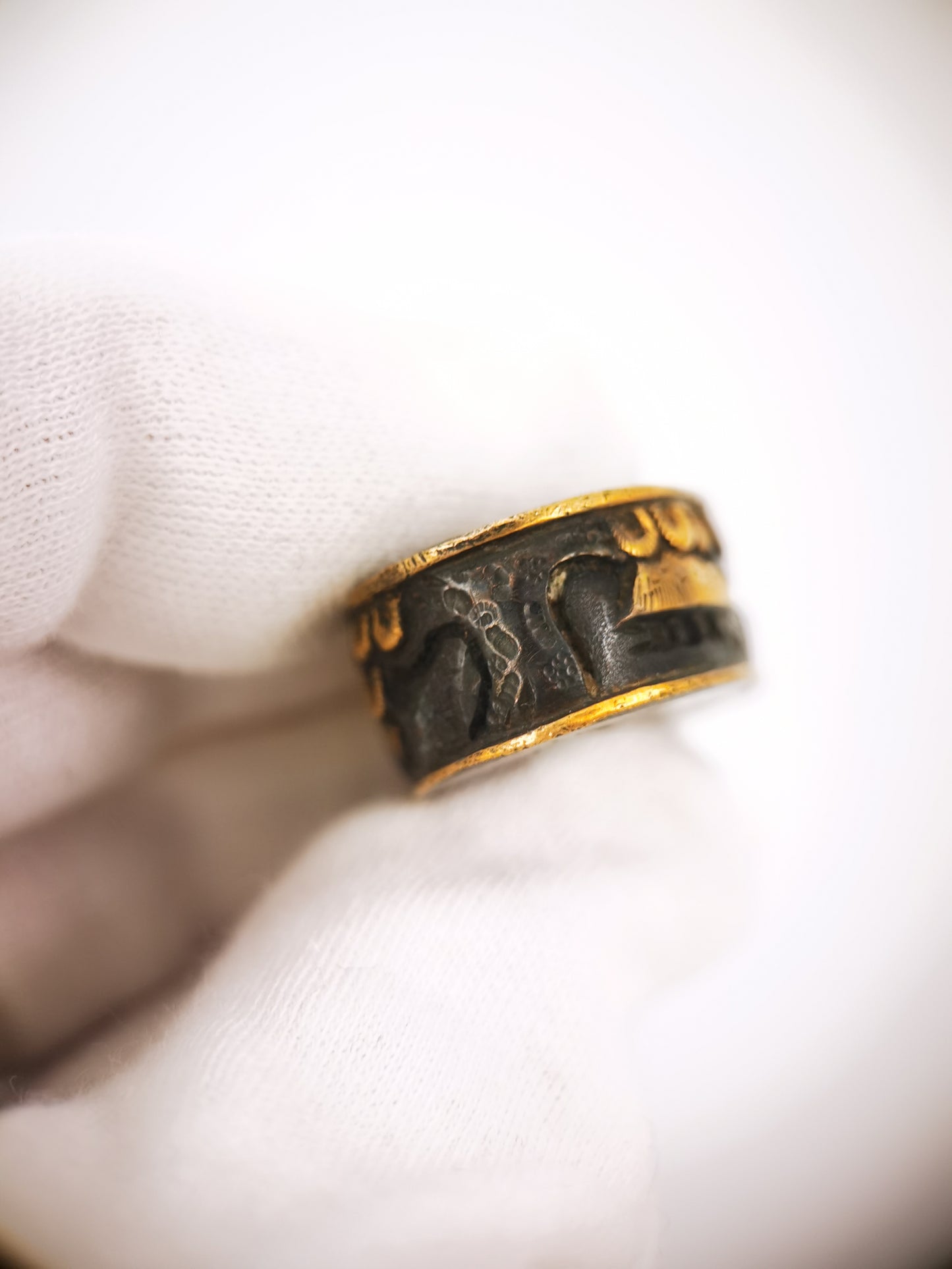 Japanese Pine House and Golden Bridge Pattern Single Fuchi for Katana Wakziashi Edo Period Antique F212