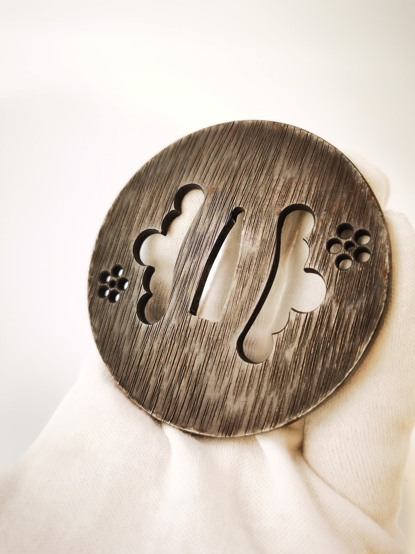 Japanese Shigure-yasuriji with Sakura Pattern  Tsuba for katana A354