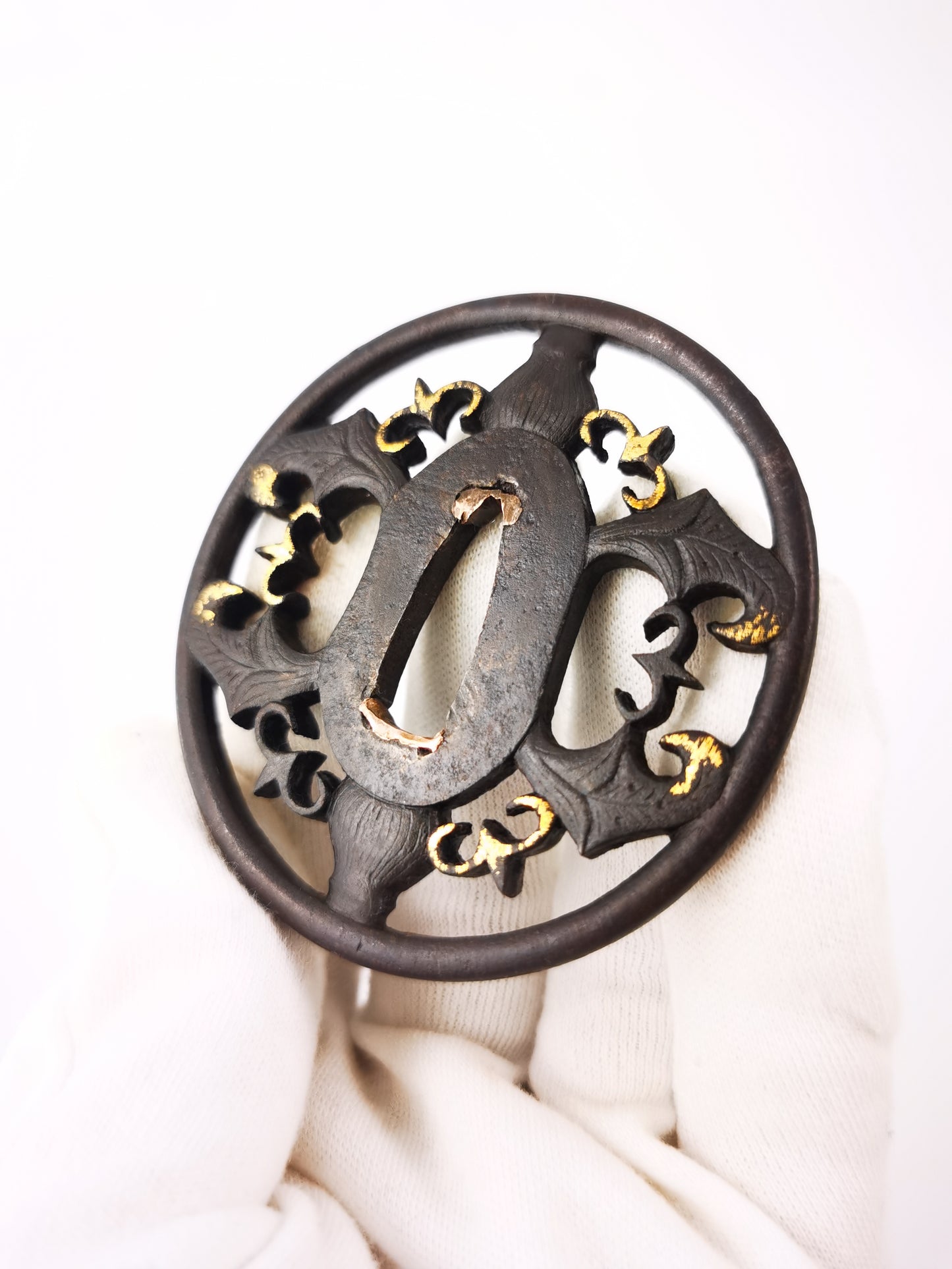 Japanese Flora Pattern Tsuba for  Katana Wakziashi Edo Period Antique A341