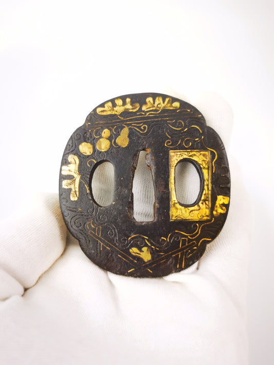 Japanese Inlaid Gourd & Twisting Vine Tsuba for  Wakziashi Edo Period Antique A342